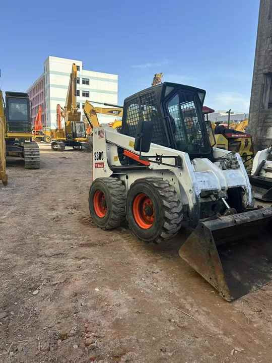 Second Hand BOBCAT S300 Skid-steer Loader with Very Good Performance Is for Sale at a Low Price - Mini nakladalec: slika 3 Second Hand BOBCAT S300 Skid-steer Loader with Very Good Performance Is for Sale at a Low Price - Mini nakladalec: slika 3