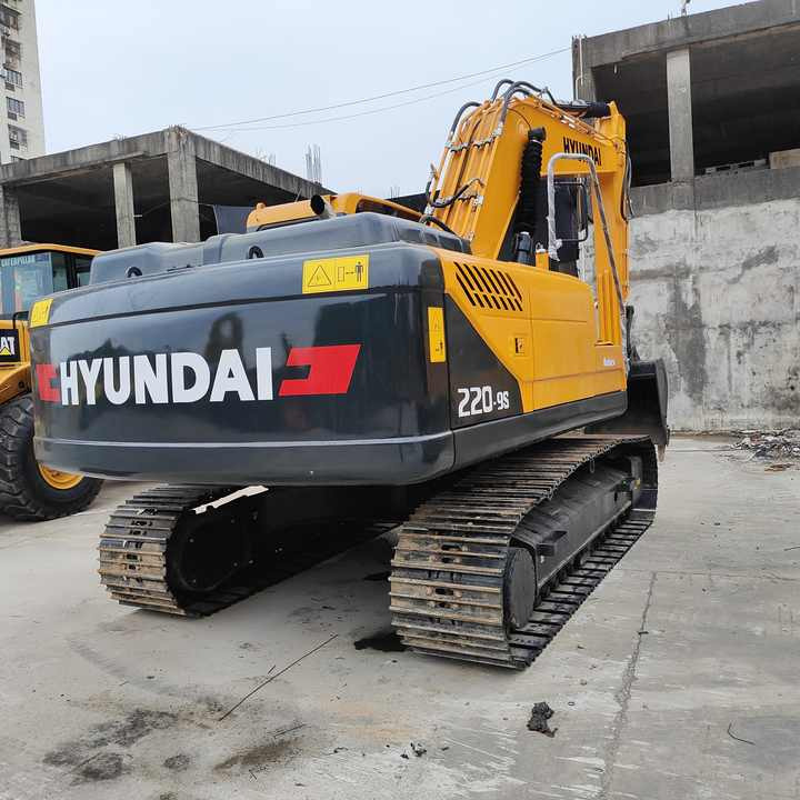South Korea Low Price Hyundai 220lc-9s Excavator Hyundai 22ton Excavator Hot Sale - Bager goseničar: slika 3 South Korea Low Price Hyundai 220lc-9s Excavator Hyundai 22ton Excavator Hot Sale - Bager goseničar: slika 3