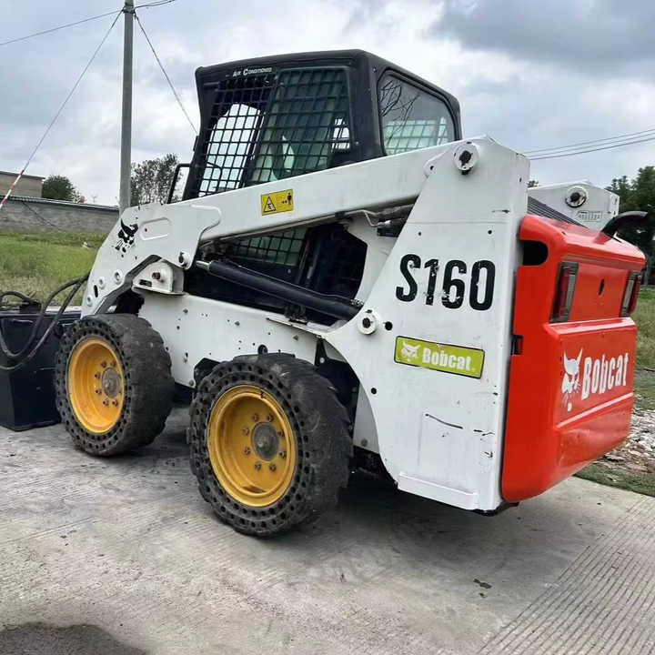 USED BOBCAT S160 Skid-steer Loader with Very Good Performance Is for Sale at a Low Price. - Mini nakladalec: slika 1 USED BOBCAT S160 Skid-steer Loader with Very Good Performance Is for Sale at a Low Price. - Mini nakladalec: slika 1