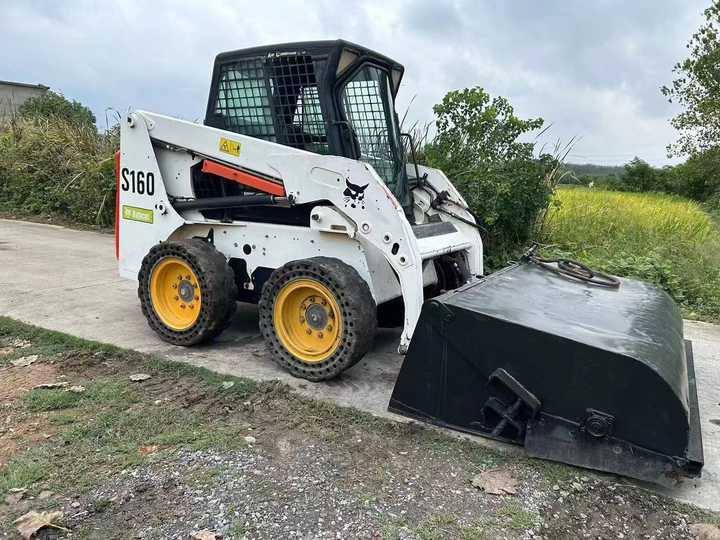 USED BOBCAT S160 Skid-steer Loader with Very Good Performance Is for Sale at a Low Price. - Mini nakladalec: slika 2 USED BOBCAT S160 Skid-steer Loader with Very Good Performance Is for Sale at a Low Price. - Mini nakladalec: slika 2