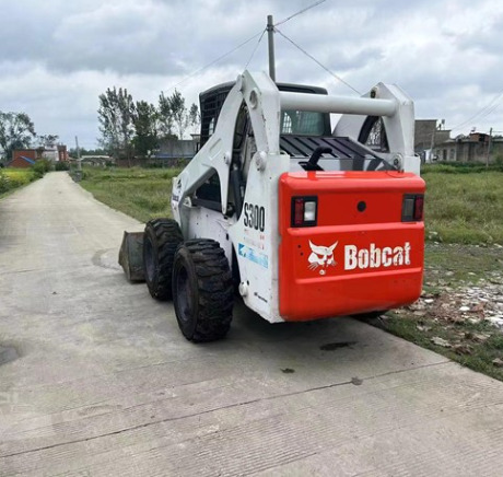 USED BOBCAT S300 Skid-steer Loader with Very Good Performance Is for Sale at a Low Price. S160/s185/s220/330 in Stock - Mini nakladalec: slika 4 USED BOBCAT S300 Skid-steer Loader with Very Good Performance Is for Sale at a Low Price. S160/s185/s220/330 in Stock - Mini nakladalec: slika 4