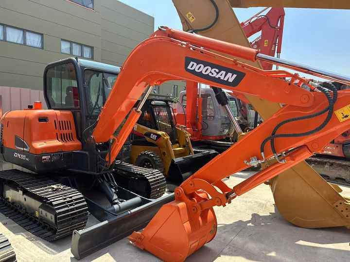 USED Doosan Dx55 Mini Excavator with Good Condition for Sale - Mini bager: slika 4 USED Doosan Dx55 Mini Excavator with Good Condition for Sale - Mini bager: slika 4