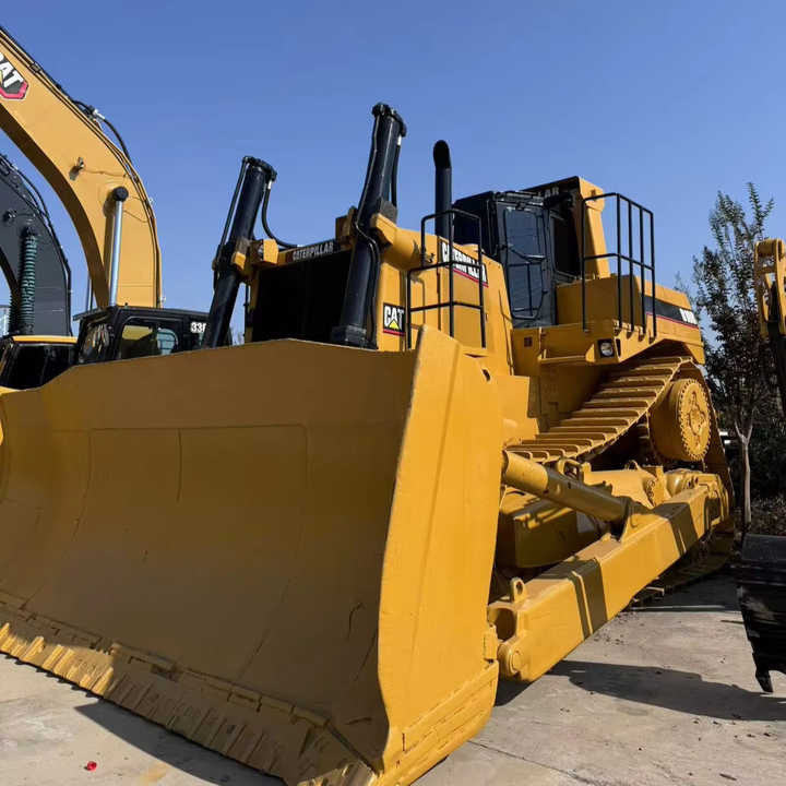 USED ORIGINAL CAT D10r Large Bulldozer for Sale Spot Cat D10 Bulldozer Cat D5 D6 D7 D10 Bulldozer in China - Buldožer: slika 1 USED ORIGINAL CAT D10r Large Bulldozer for Sale Spot Cat D10 Bulldozer Cat D5 D6 D7 D10 Bulldozer in China - Buldožer: slika 1