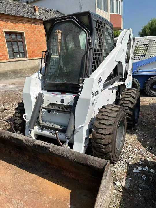Used Bob Cat Bob Cat S300 Used Skid Steer Wheel Loader Multifunctional Track Loaders Bobcat - Mini nakladalec: slika 2 Used Bob Cat Bob Cat S300 Used Skid Steer Wheel Loader Multifunctional Track Loaders Bobcat - Mini nakladalec: slika 2