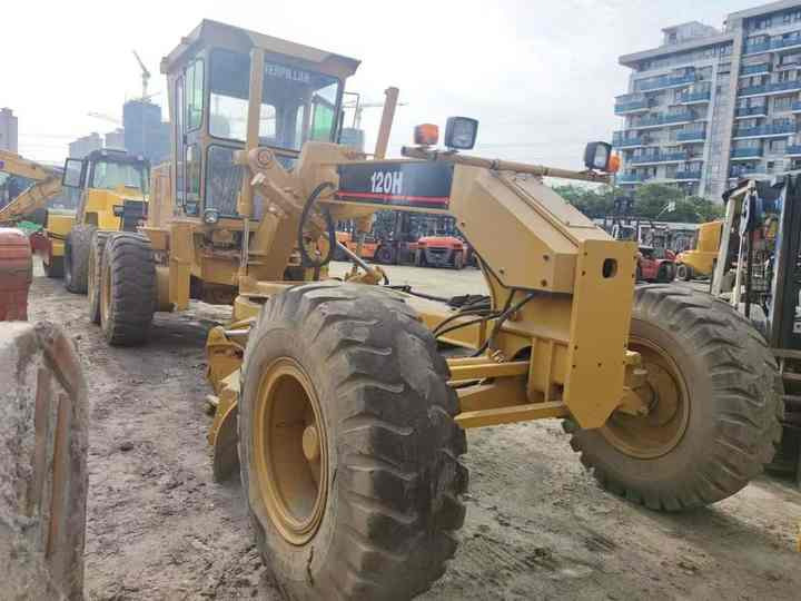Used Caterpillar 120H Motor Grader Superior Performance Cat120H Wheeled Motor Grader Powerful Cheap for Sale - Greder: slika 4 Used Caterpillar 120H Motor Grader Superior Performance Cat120H Wheeled Motor Grader Powerful Cheap for Sale - Greder: slika 4