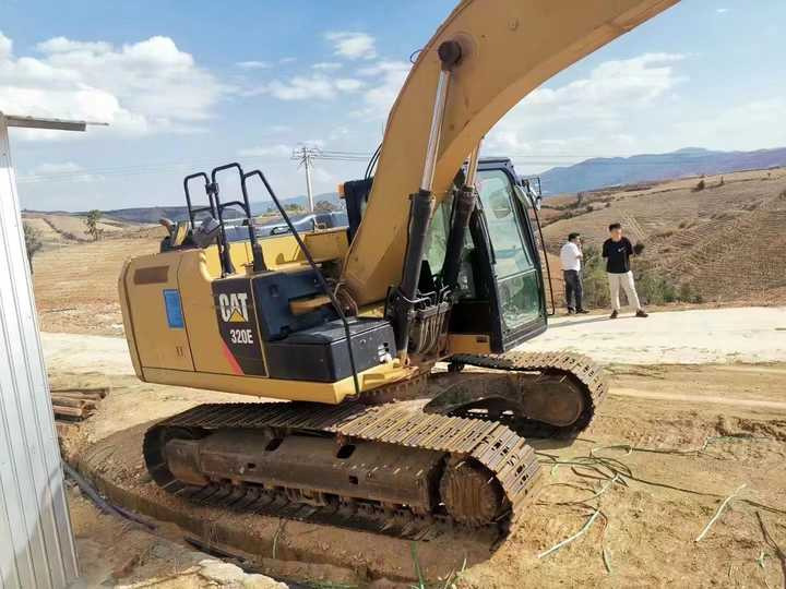 Used Digger CAT 320E Construction Machinery Construction Digger UsedCAT 320E Cheap Excavator - Bager goseničar: slika 2 Used Digger CAT 320E Construction Machinery Construction Digger UsedCAT 320E Cheap Excavator - Bager goseničar: slika 2