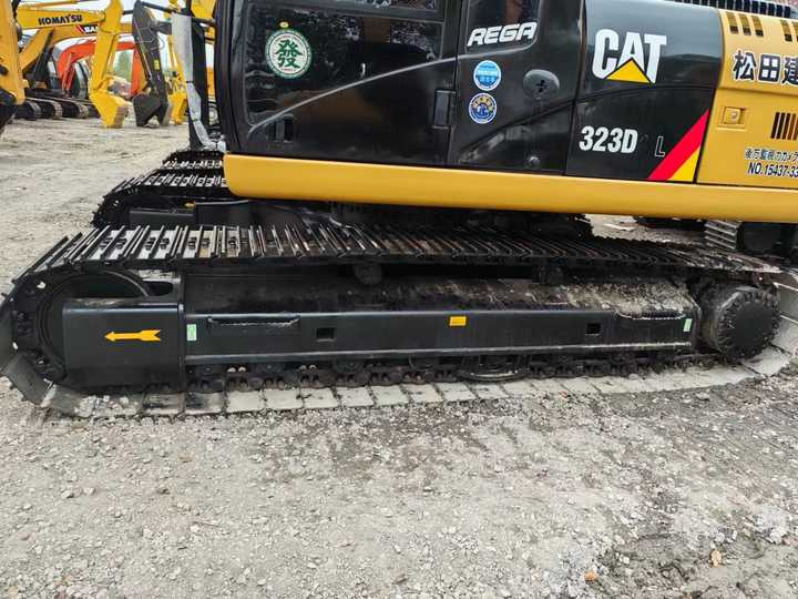 Used Digger CAT 323D2L Construction Machinery Construction Digger Used CAT 323D2L Cheap Excavator - Bager goseničar: slika 5 Used Digger CAT 323D2L Construction Machinery Construction Digger Used CAT 323D2L Cheap Excavator - Bager goseničar: slika 5
