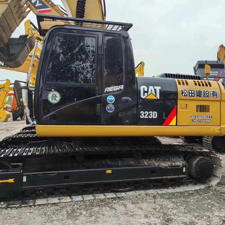 Used Digger CAT 323D2L Construction Machinery Construction Digger Used CAT 323D2L Cheap Excavator - Bager goseničar: slika 2 Used Digger CAT 323D2L Construction Machinery Construction Digger Used CAT 323D2L Cheap Excavator - Bager goseničar: slika 2