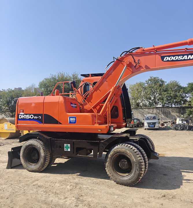 Used Doosan DH150W-7 Model Wheel Excavator Second Hand Machine Popular Brand Korean Doosan Hydraulic Machinery - Bager na kolesih: slika 2 Used Doosan DH150W-7 Model Wheel Excavator Second Hand Machine Popular Brand Korean Doosan Hydraulic Machinery - Bager na kolesih: slika 2
