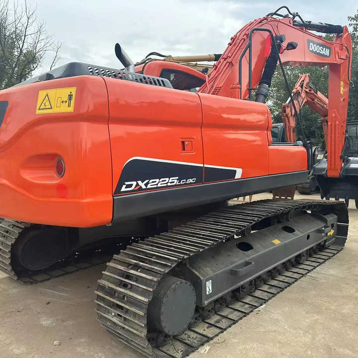 Used Excavator Doosan DX225LC-9 Excavators Mini Equipment Earth Moving Machinery Doosan Digger Excavator for Sale - Bager: slika 1 Used Excavator Doosan DX225LC-9 Excavators Mini Equipment Earth Moving Machinery Doosan Digger Excavator for Sale - Bager: slika 1