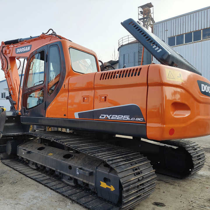 Used Excavator Doosan DX225LC-9 Excavators Mini Equipment Earth Moving Machinery Doosan Digger Excavator for Sale - Bager goseničar: slika 1 Used Excavator Doosan DX225LC-9 Excavators Mini Equipment Earth Moving Machinery Doosan Digger Excavator for Sale - Bager goseničar: slika 1
