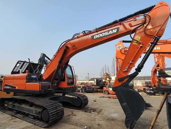 Used Excavator Doosan DX225LC-9 Excavators Mini Equipment Earth Moving Machinery Doosan Digger Excavator for Sale - Bager goseničar: slika 4 Used Excavator Doosan DX225LC-9 Excavators Mini Equipment Earth Moving Machinery Doosan Digger Excavator for Sale - Bager goseničar: slika 4