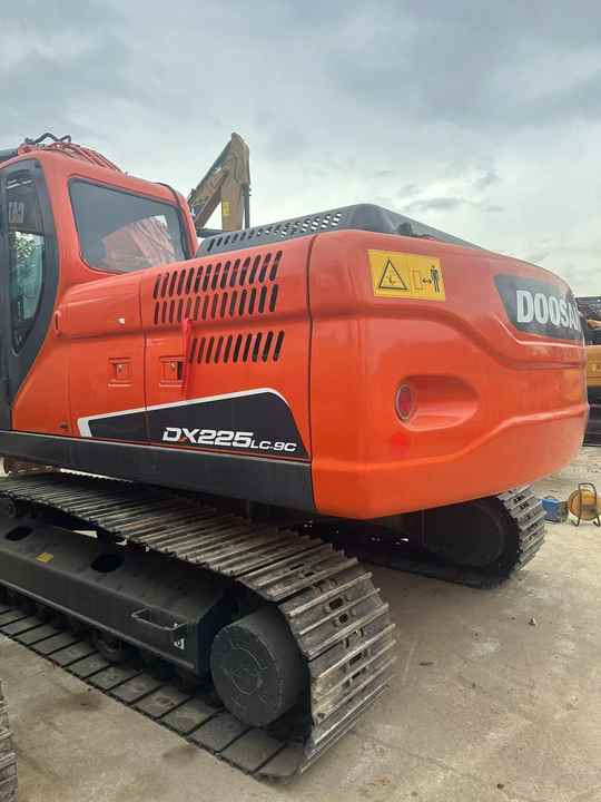 Used Excavator Doosan DX225LC-9 Excavators Mini Equipment Earth Moving Machinery Doosan Digger Excavator for Sale - Bager goseničar: slika 4 Used Excavator Doosan DX225LC-9 Excavators Mini Equipment Earth Moving Machinery Doosan Digger Excavator for Sale - Bager goseničar: slika 4