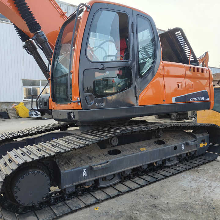 Used Excavator Doosan DX225LC-9 Excavators Mini Equipment Earth Moving Machinery Doosan Digger Excavator for Sale - Bager goseničar: slika 2 Used Excavator Doosan DX225LC-9 Excavators Mini Equipment Earth Moving Machinery Doosan Digger Excavator for Sale - Bager goseničar: slika 2