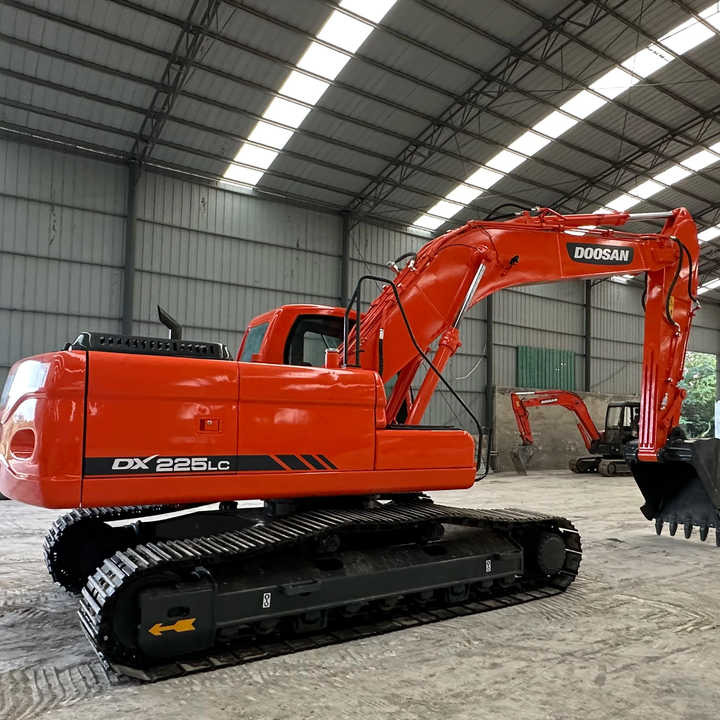 Used Excavator Doosan DX225LC Excavators Mini Equipment Earth Moving Machinery Doosan Digger Excavator for Sale - Bager goseničar: slika 3 Used Excavator Doosan DX225LC Excavators Mini Equipment Earth Moving Machinery Doosan Digger Excavator for Sale - Bager goseničar: slika 3