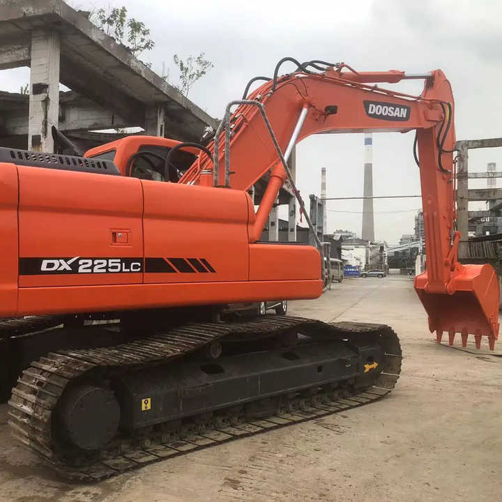Used Excavator Doosan DX225LC Excavators Mini Equipment Earth Moving Machinery Doosan Digger Excavator for Sale - Bager goseničar: slika 1 Used Excavator Doosan DX225LC Excavators Mini Equipment Earth Moving Machinery Doosan Digger Excavator for Sale - Bager goseničar: slika 1