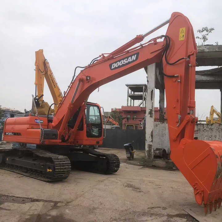 Used Excavator Doosan DX225LC Excavators Mini Equipment Earth Moving Machinery Doosan Digger Excavator for Sale - Bager goseničar: slika 3 Used Excavator Doosan DX225LC Excavators Mini Equipment Earth Moving Machinery Doosan Digger Excavator for Sale - Bager goseničar: slika 3
