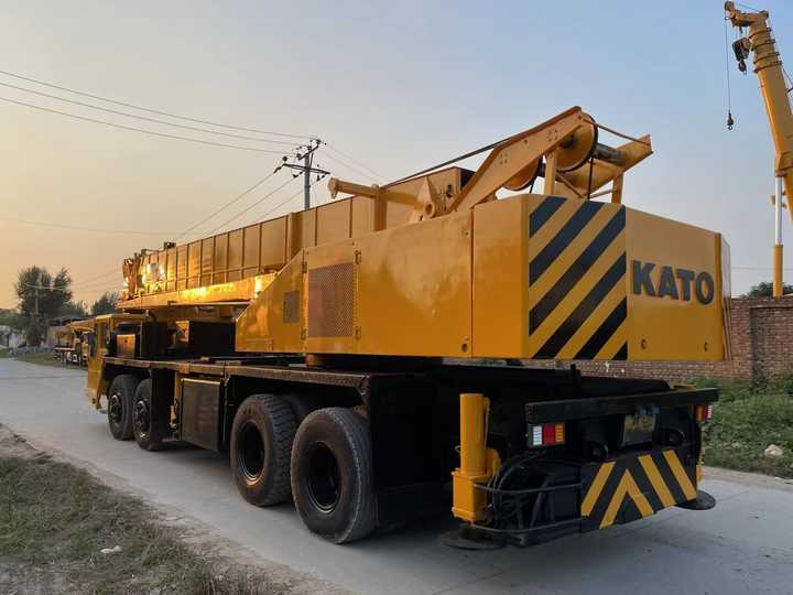 Used Heavy Construction Equipment kato 50 Tons Second Hand Mobile Crane Used Machine Hot Sale - Avtodvigalo: slika 2 Used Heavy Construction Equipment kato 50 Tons Second Hand Mobile Crane Used Machine Hot Sale - Avtodvigalo: slika 2