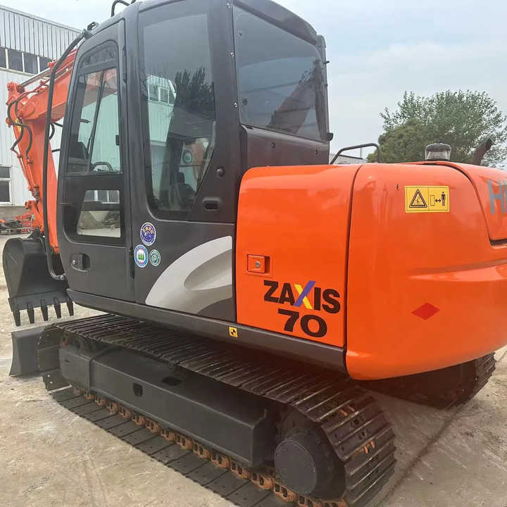 Used Hitachi Excavator ZX70 7ton Japan Import Second Hand Small Crawler ZX70 Excavator for Sale - Bager goseničar: slika 1 Used Hitachi Excavator ZX70 7ton Japan Import Second Hand Small Crawler ZX70 Excavator for Sale - Bager goseničar: slika 1