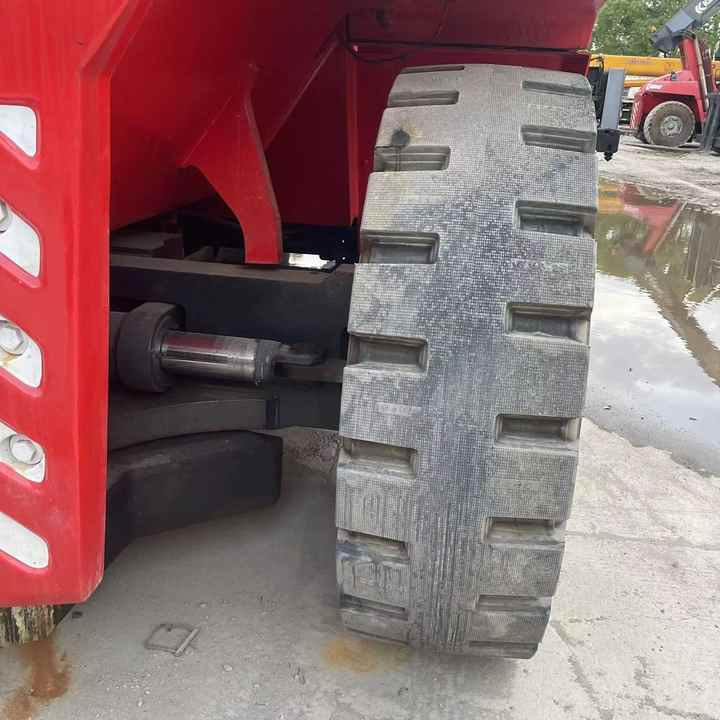 Used KALMAR DRF450-60S5 Port Reach Stacker Container Dedicated 45t - Dosežni viličar: slika 3 Used KALMAR DRF450-60S5 Port Reach Stacker Container Dedicated 45t - Dosežni viličar: slika 3