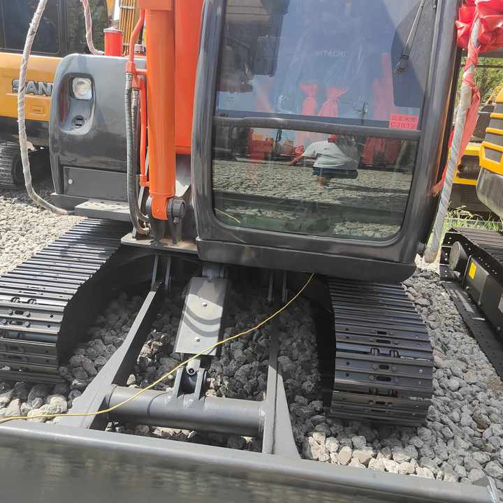 Used Original Japan Brand Hitachi Zx60 Excavator for Sale - Bager goseničar: slika 3 Used Original Japan Brand Hitachi Zx60 Excavator for Sale - Bager goseničar: slika 3