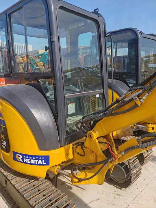 Used komatsu Mini Pc30 Mini 3tons Excavator komatsu Pc 30 35 40 55 Mini Digger in Stock for Sale - Bager goseničar: slika 4 Used komatsu Mini Pc30 Mini 3tons Excavator komatsu Pc 30 35 40 55 Mini Digger in Stock for Sale - Bager goseničar: slika 4