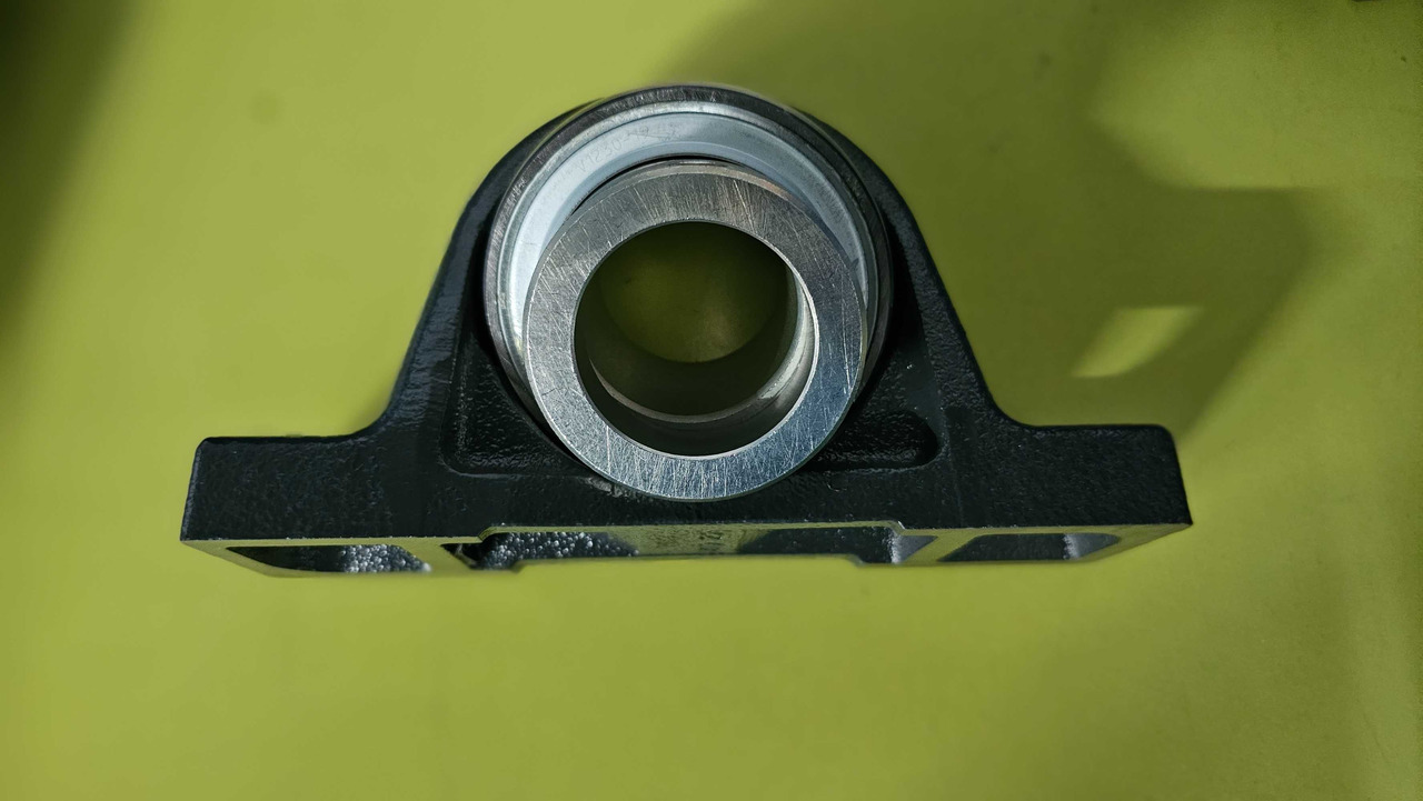 Obudowa z łożyskiem sieczkarni Deutz Fahr Topliner 1602_3193 - Rezervni deli za Kmetijski stroj: slika 1 Obudowa z łożyskiem sieczkarni Deutz Fahr Topliner 1602_3193 - Rezervni deli za Kmetijski stroj: slika 1