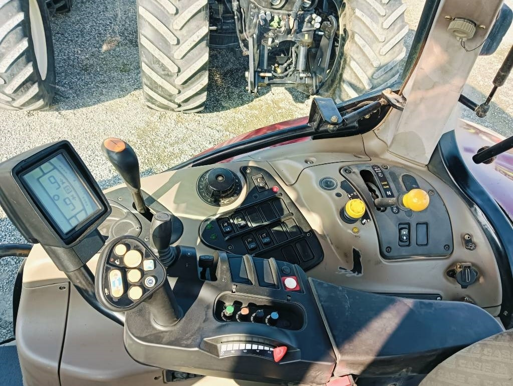 Case IH Maxxum 140 lizing Case IH Maxxum 140: slika 33 Case IH Maxxum 140 lizing Case IH Maxxum 140: slika 33