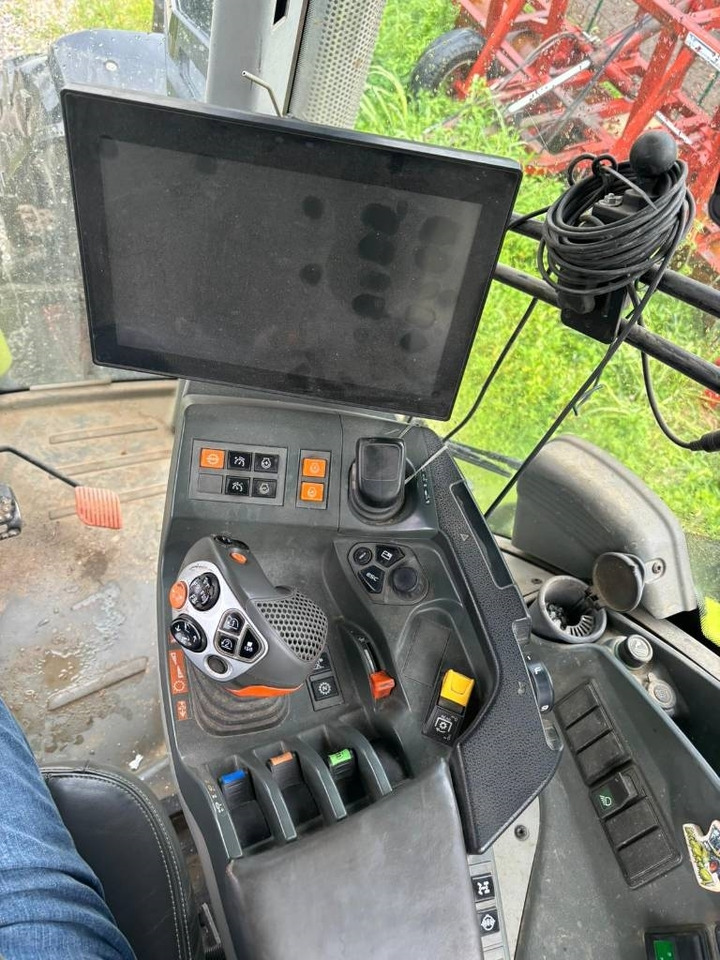 Claas Axion 830 Cmatic - Traktor: slika 2 Claas Axion 830 Cmatic - Traktor: slika 2