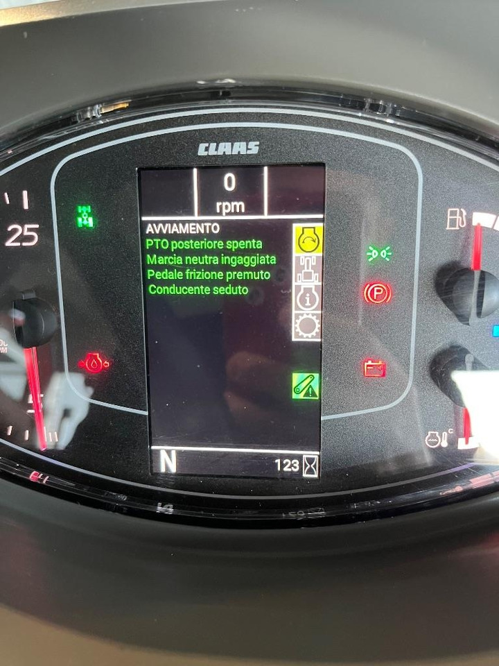 Claas Axos 3.105 - Traktor: slika 3 Claas Axos 3.105 - Traktor: slika 3