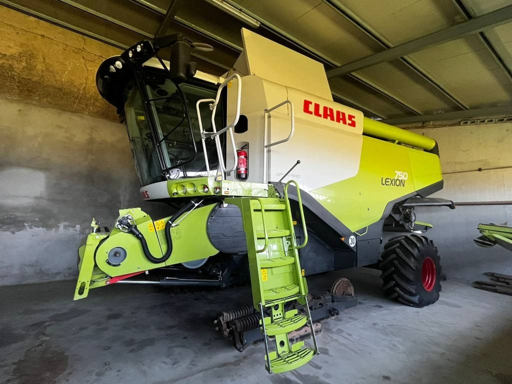 Claas LEXION 750 ACR - Kombajn harvester: slika 1 Claas LEXION 750 ACR - Kombajn harvester: slika 1