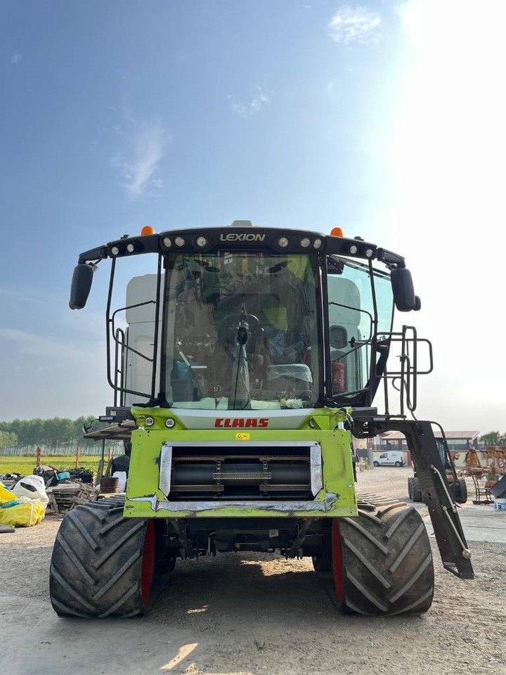 Claas LEXION 7600 TT - Kombajn harvester: slika 2 Claas LEXION 7600 TT - Kombajn harvester: slika 2