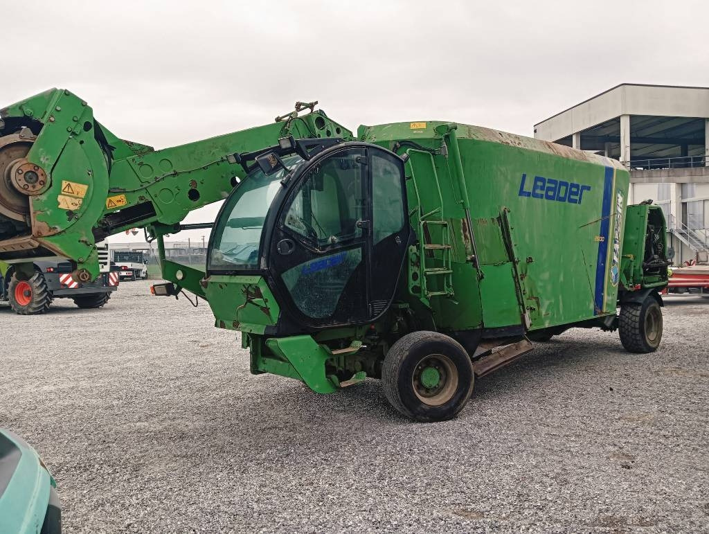 Faresin LEADER 2600 - Mešalnik za krmo: slika 1 Faresin LEADER 2600 - Mešalnik za krmo: slika 1