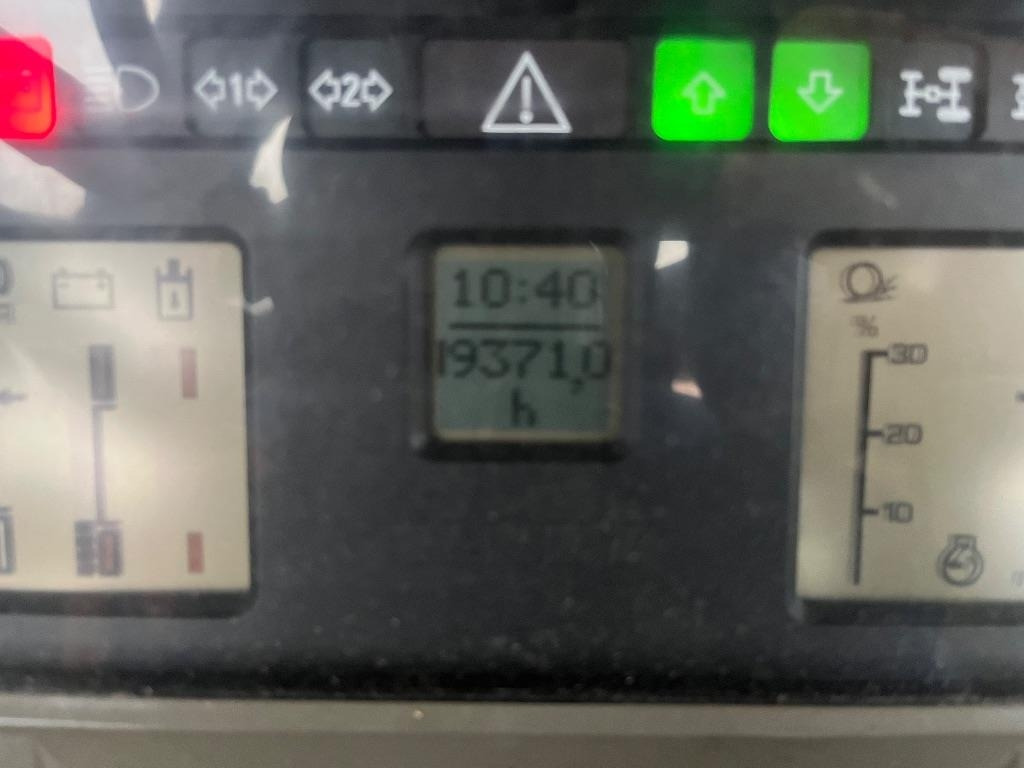 Fendt Favorit 716 Vario - Traktor: slika 2 Fendt Favorit 716 Vario - Traktor: slika 2