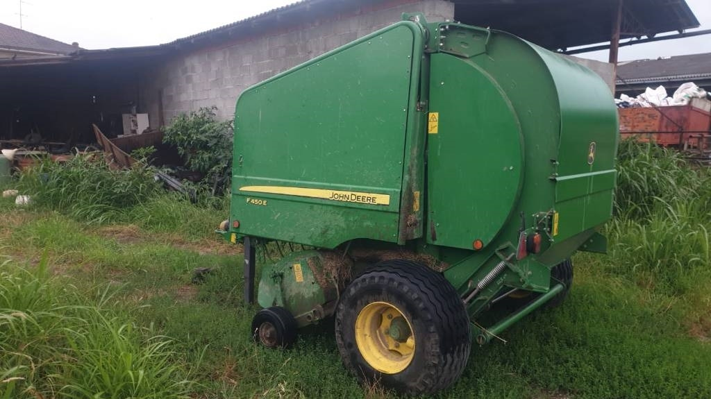 John Deere F 450 - Balirka za okrogle bale: slika 3 John Deere F 450 - Balirka za okrogle bale: slika 3