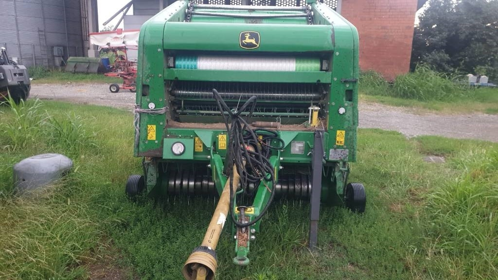 John Deere F 450 - Balirka za okrogle bale: slika 2 John Deere F 450 - Balirka za okrogle bale: slika 2