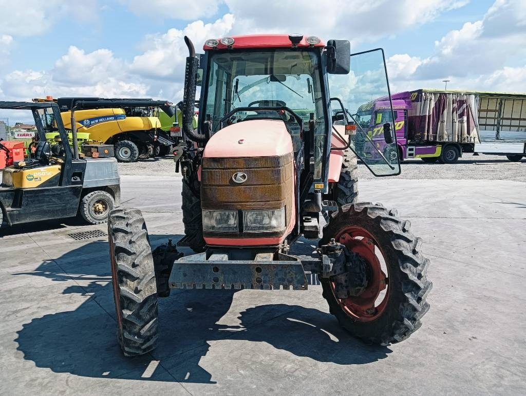 Kubota M 128 X - Traktor: slika 2 Kubota M 128 X - Traktor: slika 2