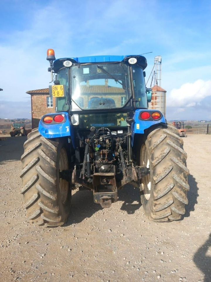 New Holland T 4.85 - Traktor: slika 4 New Holland T 4.85 - Traktor: slika 4