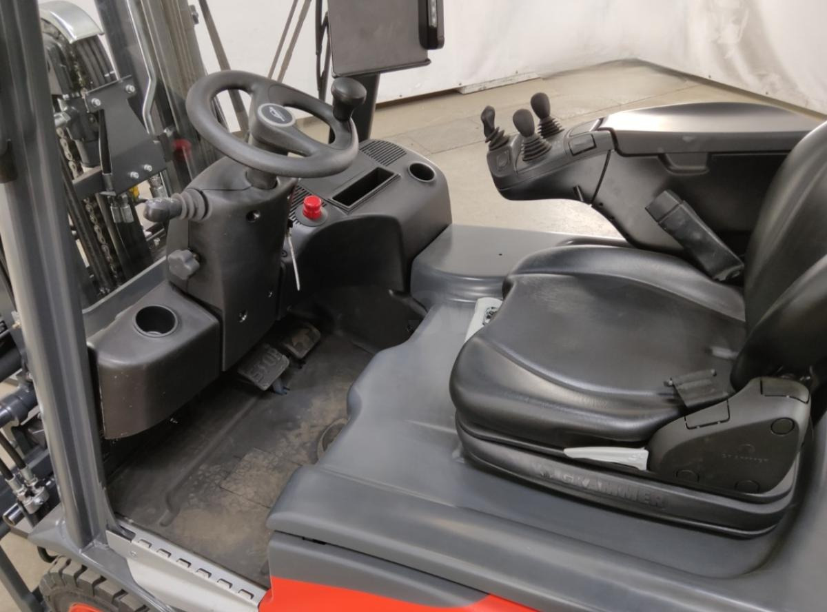 Fenwick E16 02 - Električni viličar: slika 3 Fenwick E16 02 - Električni viličar: slika 3