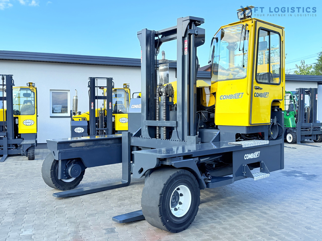 COMBILIFT C14000 / DUPLEX 3600MM / FREE-LIFT / POSITIONER - 4-potni viličar s pomičnim teleskopom: slika 2 COMBILIFT C14000 / DUPLEX 3600MM / FREE-LIFT / POSITIONER - 4-potni viličar s pomičnim teleskopom: slika 2