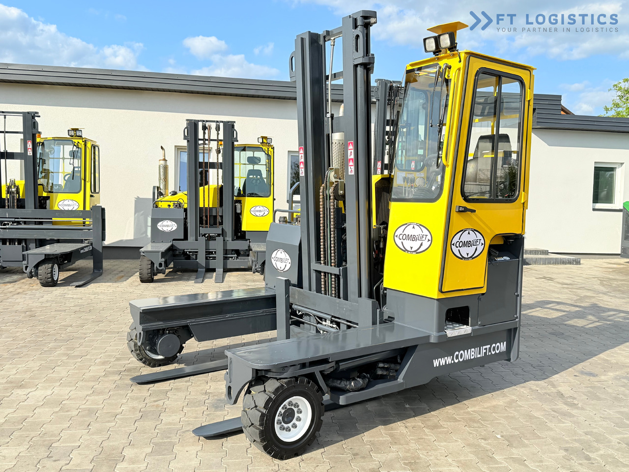 COMBILIFT C4000 / DIESEL / DUPLEX - 4100MM / FORK POSITIONER / ONLY 2951 MTH / LIKE NEW - 4-potni viličar s pomičnim teleskopom: slika 1 COMBILIFT C4000 / DIESEL / DUPLEX - 4100MM / FORK POSITIONER / ONLY 2951 MTH / LIKE NEW - 4-potni viličar s pomičnim teleskopom: slika 1