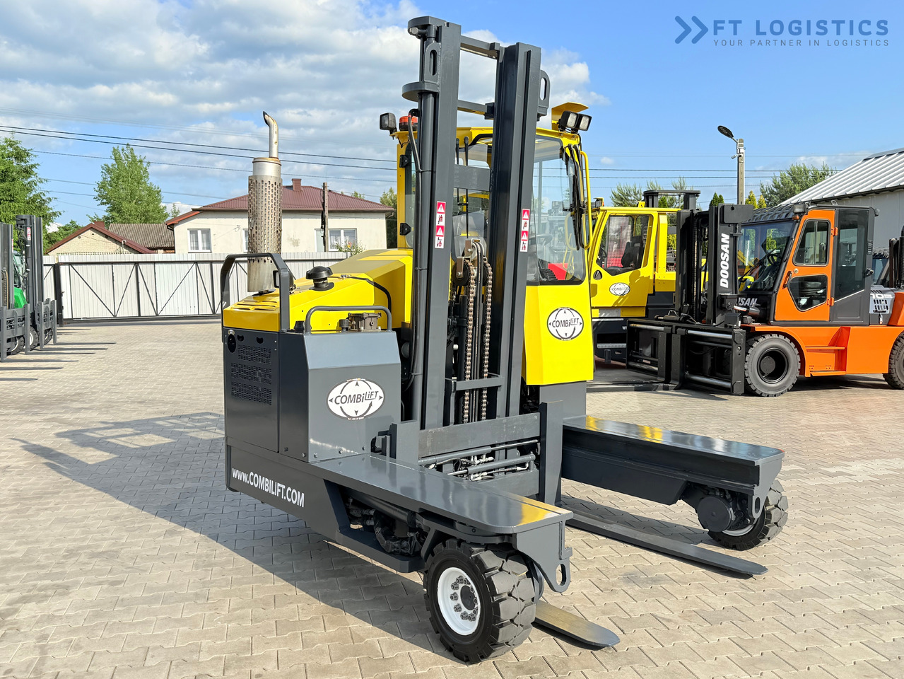 COMBILIFT C4000 / DIESEL / DUPLEX - 4100MM / FORK POSITIONER / ONLY 2951 MTH / LIKE NEW - 4-potni viličar s pomičnim teleskopom: slika 5 COMBILIFT C4000 / DIESEL / DUPLEX - 4100MM / FORK POSITIONER / ONLY 2951 MTH / LIKE NEW - 4-potni viličar s pomičnim teleskopom: slika 5