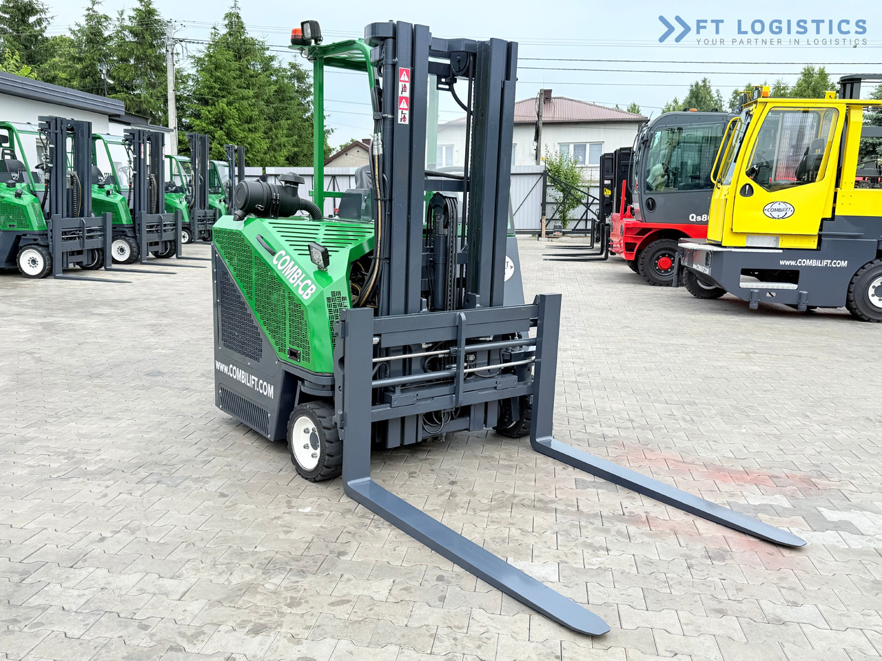 COMBILIFT CB3000 / DIESEL / TRIPLEX 4900MM / FREE LIFT / SIDESHIFT / FORK POSITIONER / 1500MM FORKS / LIKE NEW - 4-potni viličar s pomičnim teleskopom: slika 5 COMBILIFT CB3000 / DIESEL / TRIPLEX 4900MM / FREE LIFT / SIDESHIFT / FORK POSITIONER / 1500MM FORKS / LIKE NEW - 4-potni viličar s pomičnim teleskopom: slika 5