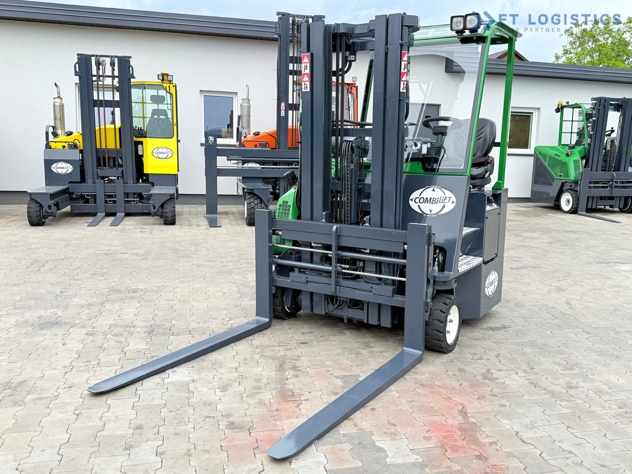 COMBILIFT CB3000 / DIESEL / TRIPLEX 4900MM / FREE LIFT / SIDESHIFT / FORK POSITIONER / 1500MM FORKS / LIKE NEW - 4-potni viličar s pomičnim teleskopom: slika 4 COMBILIFT CB3000 / DIESEL / TRIPLEX 4900MM / FREE LIFT / SIDESHIFT / FORK POSITIONER / 1500MM FORKS / LIKE NEW - 4-potni viličar s pomičnim teleskopom: slika 4