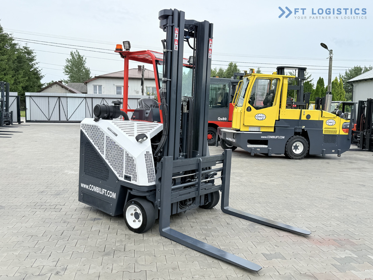 4-potni viličar s pomičnim teleskopom COMBILIFT Combilift C3000CB – TRIPLEX 6000mm – Year 2016 / Only 2,161 hours / Free Lift / Fork Positioner / Diesel: slika 10