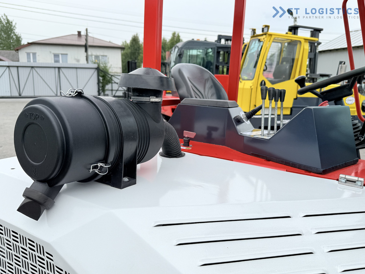 4-potni viličar s pomičnim teleskopom COMBILIFT Combilift C3000CB – TRIPLEX 6000mm – Year 2016 / Only 2,161 hours / Free Lift / Fork Positioner / Diesel: slika 14