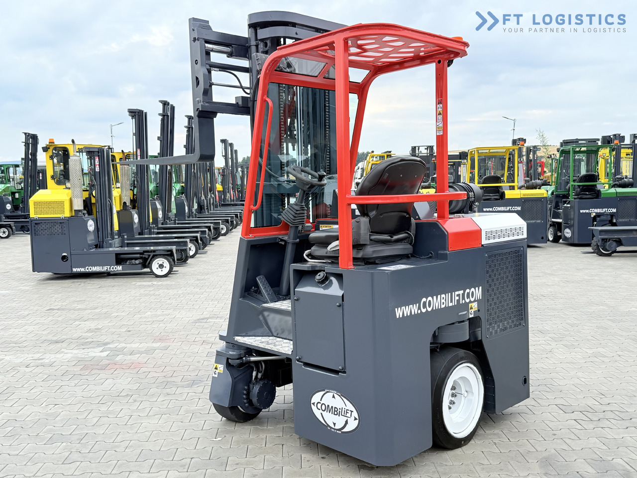 4-potni viličar s pomičnim teleskopom COMBILIFT Combilift C3000CB – TRIPLEX 6000mm – Year 2016 / Only 2,161 hours / Free Lift / Fork Positioner / Diesel: slika 28