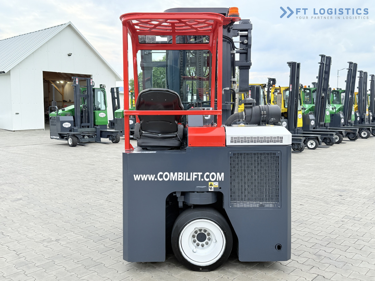 4-potni viličar s pomičnim teleskopom COMBILIFT Combilift C3000CB – TRIPLEX 6000mm – Year 2016 / Only 2,161 hours / Free Lift / Fork Positioner / Diesel: slika 27