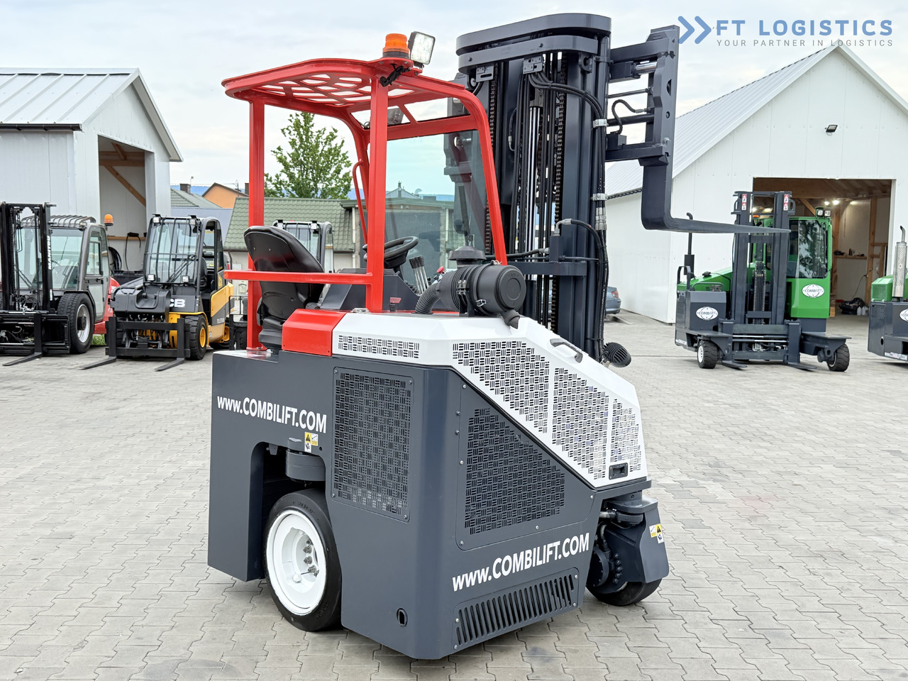 4-potni viličar s pomičnim teleskopom COMBILIFT Combilift C3000CB – TRIPLEX 6000mm – Year 2016 / Only 2,161 hours / Free Lift / Fork Positioner / Diesel: slika 25