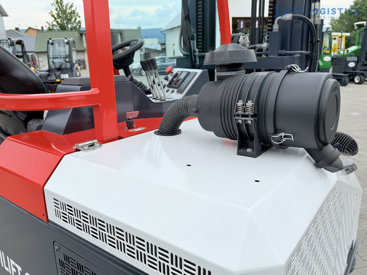 4-potni viličar s pomičnim teleskopom COMBILIFT Combilift C3000CB – TRIPLEX 6000mm – Year 2016 / Only 2,161 hours / Free Lift / Fork Positioner / Diesel: slika 13